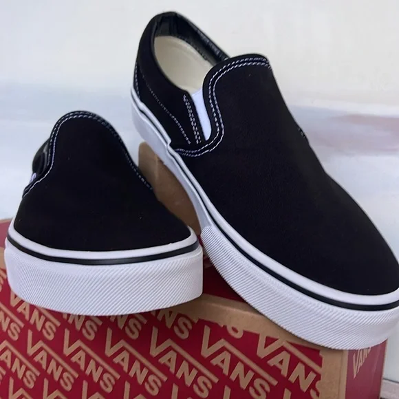 Vans WMNS Classic Slip-On BlackVN000EYEBLKSneakers